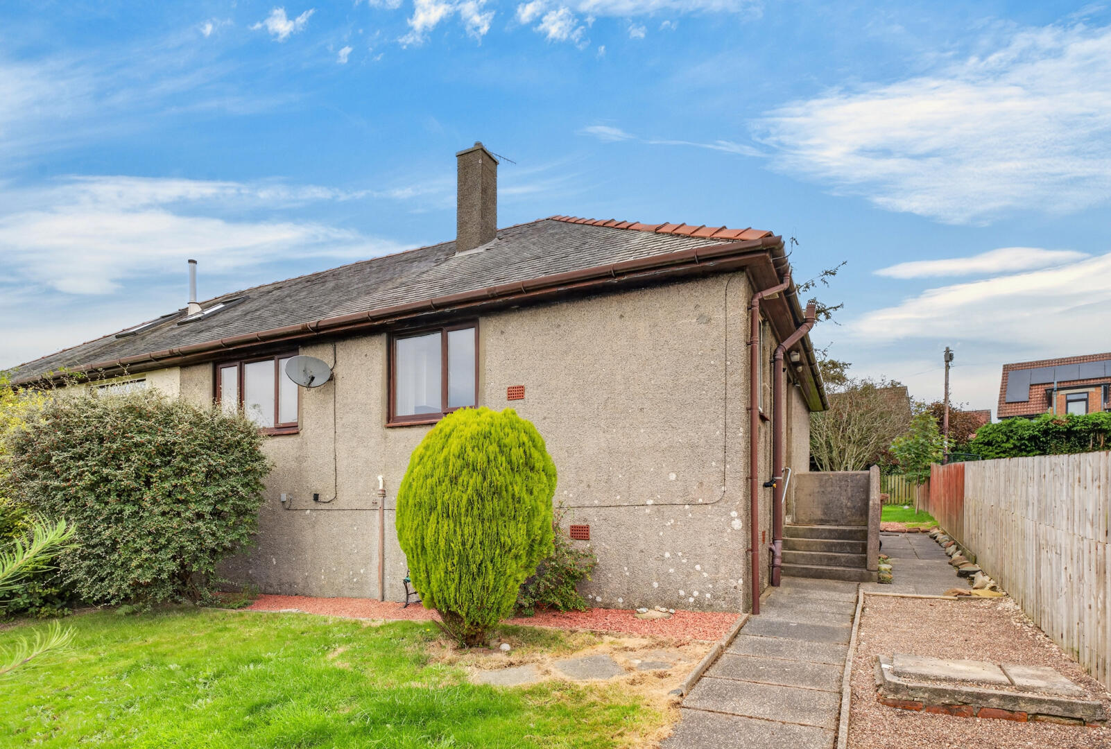 2 bed property in Highthorne Crescent, West Kilbride